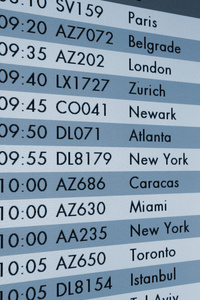 时间表显示在机场航站楼