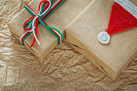 手工制作圣诞礼物包装纸纸假日概念
