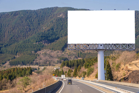 广告牌空白的农村公路为广告背景