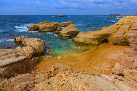 美丽的大海滩海洞穴塞浦路斯