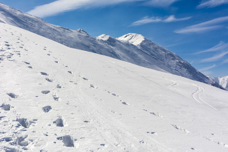 雪覆盖在上塔特拉山的山坡