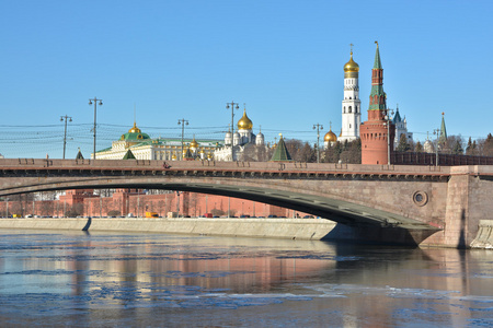 Moskvoretsky 桥前莫斯科克里姆林宫