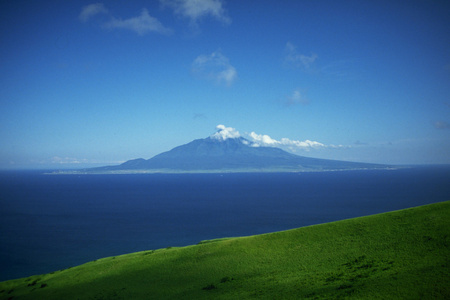 美丽的山山景观