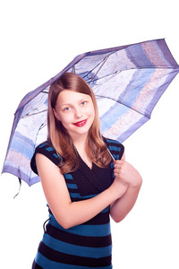 十几岁的女孩住在伞下