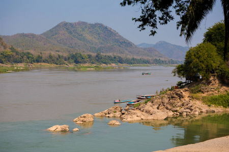 在琅勃拉邦的湄公河
