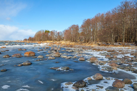 冬天用石头拉国家公园，爱沙尼亚波罗的海海岸