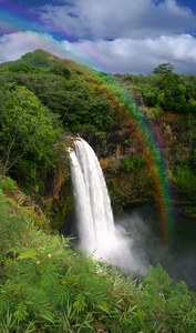 夏威夷考艾瀑布与彩虹