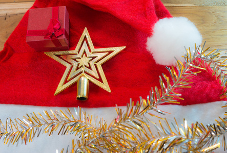 圣诞帽子圣诞节和新年装饰上木制的 f