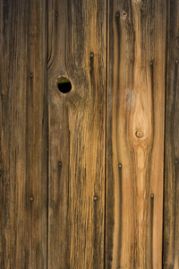 风化的旧谷仓墙木材