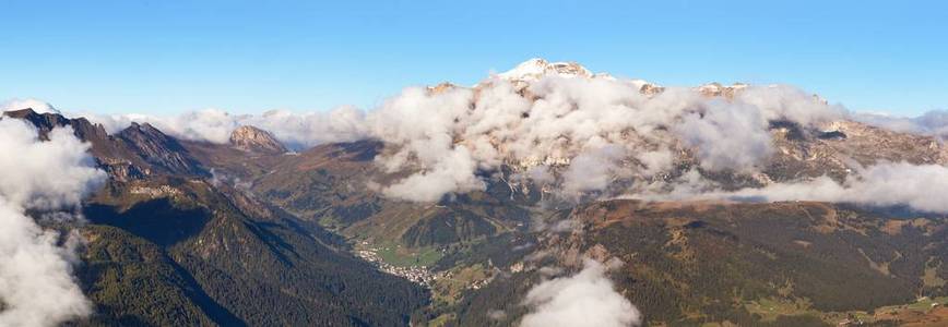 装入 Marmolada 的全景视图