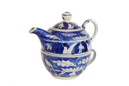 嵌套的中国茶壶和茶杯