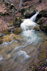 山涧，山区河流 山溪