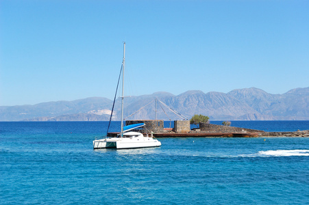 绿松石爱琴海和豪华游艇