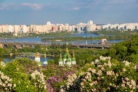 在基辅 vydubychi 修道院