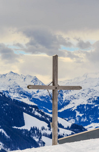 十字架山 Zinsberg。滑雪胜地加尔达湖滨 im Thalef
