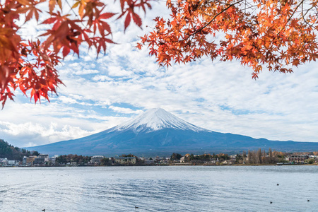 在日本河口湖湖山富士 San