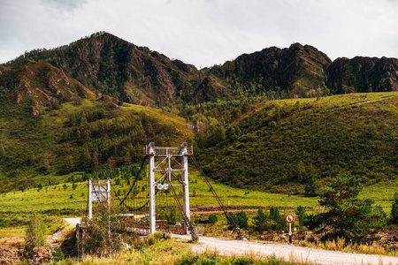 绳卡吞河，阿尔泰山大桥