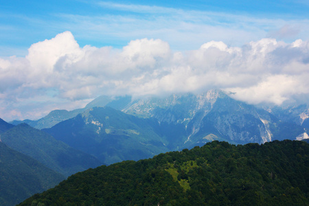 阿尔卑斯山的壮观景象