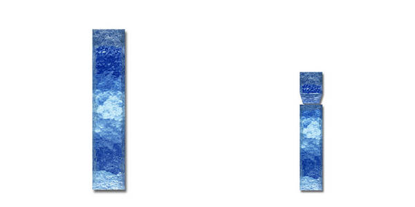 高分辨率概念蓝色冰或冷冻的水的字体集合上白色孤立背景理想为自然，冬天或夏天设计