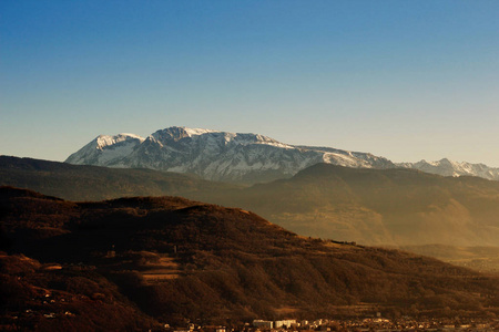 大雾山风景图片