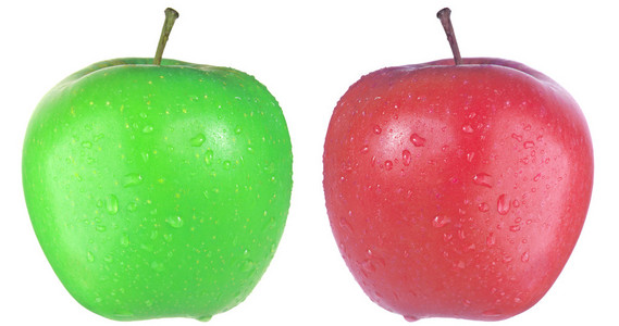 新鲜的绿色和红色的苹果表面有水滴