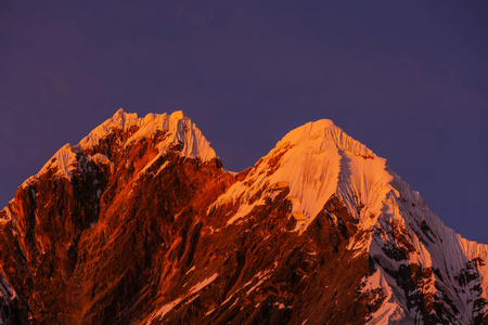 美丽的山川风景在科迪勒拉瓦