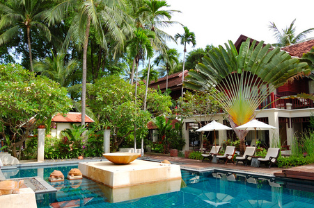 泰国萨梅岛现代豪华别墅游泳池