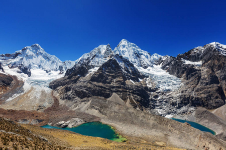 美丽的山川风景在科迪勒拉瓦