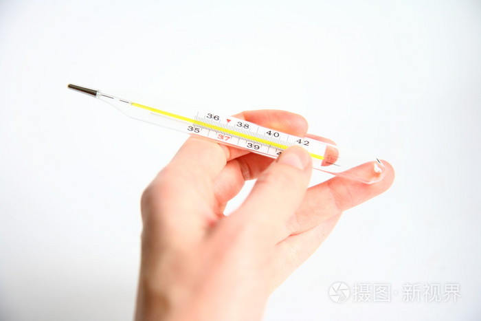 手拿39度温度计图片,温度计高烧图片请假用 手拿温度计