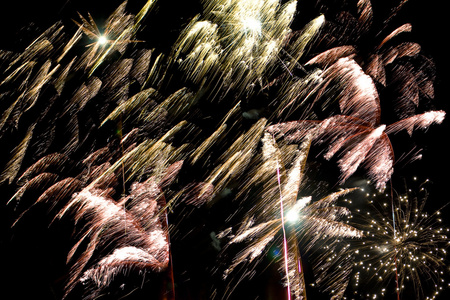 烟火 烟火 firework的名词复数 烟花 烟火表演 烟花表演