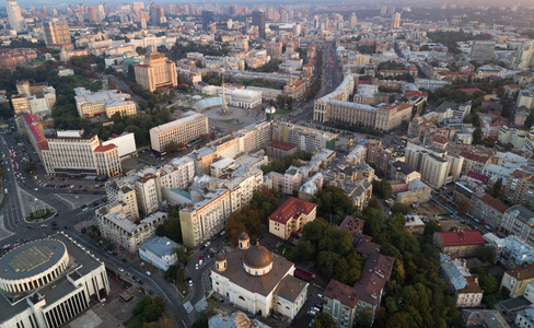 从空气到中央大街的基辅Khreshchatyk 欧洲广场 独立广场 斯大林和现代建筑。乌克兰