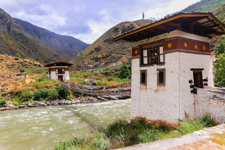 Tamchog Lhakhang 修道院，帕罗河，不丹的铁桥梁