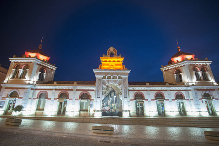 在 Loule 旧镇在葡萄牙 markethall