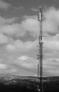 垂直的黑色和白色挪威气象塔背景