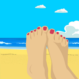 女人的脚特写。女孩对日光浴浴床在阳光灿烂的夏天一天享受阳光海滩上放松。假期假期