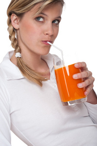 健康生活方式系列女人喝胡萝卜图片