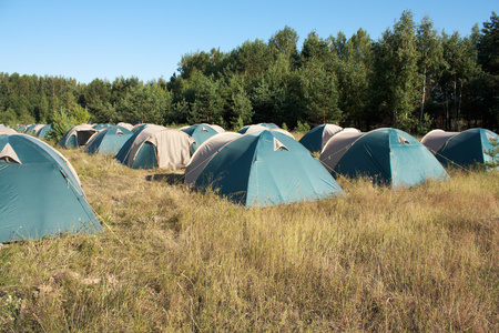 野营。 很多帐篷。