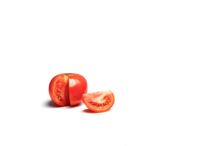 西红柿和一个白色的背景西红柿切片, 隔离