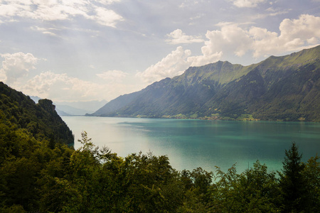 瑞士 Interlake 河谷布里恩茨湖景观