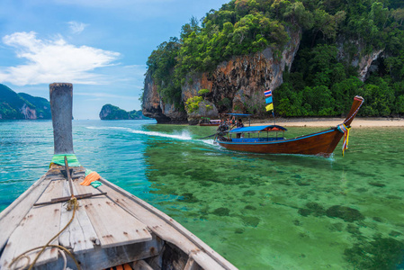 在安达曼海的水中的木船, 美丽的风景