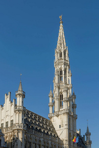 城市大厅塔的细节在 Brussele, 比利时