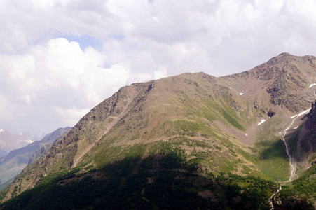 在一个晴朗的天山风景