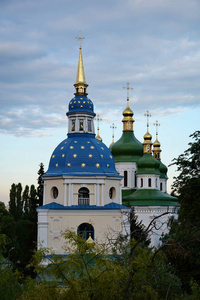 基辅 Vydubychi 修道院的恒星圆顶