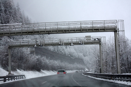 阿尔卑斯公路的积雪