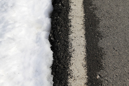 路白线冬季雪危险交通