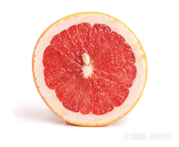在白色背景特写的柚子切片
