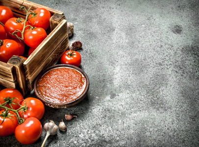 番茄酱配香料蒜碗