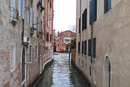 意大利威尼斯的建筑物和溪流