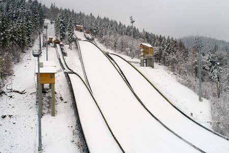 空中无人机在 Szczyrk 滑雪跳跃中的看法