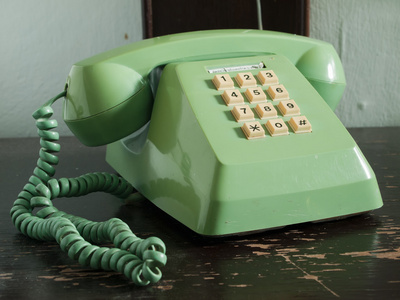旧绿电话